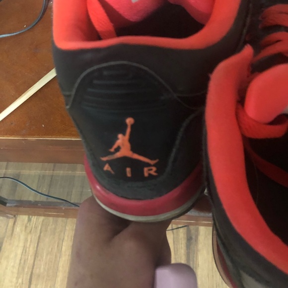 used youth jordans - Picture 3 of 3